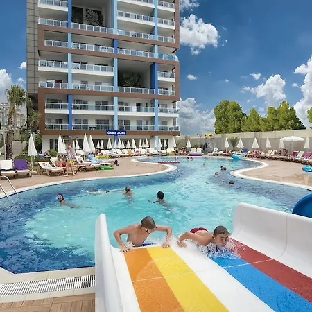 Апарт-отель Crystal Towers 3*