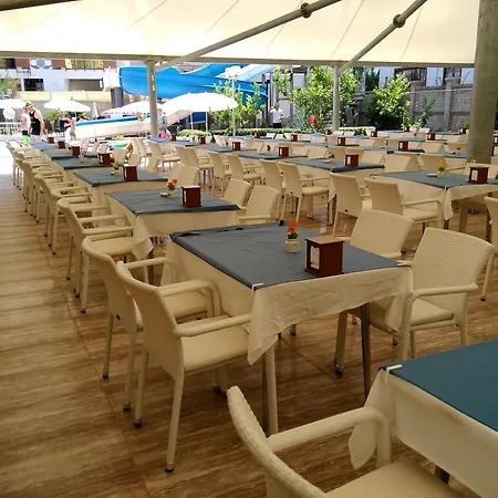 公寓式酒店 Crystal Towers 3*