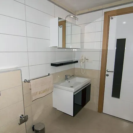 Crystal Towers Aparthotel